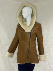 Women’s Genuine Sheepskin Shearling Leather Coat with Hood – Luxury Winter Outerwear (Saba Gold)